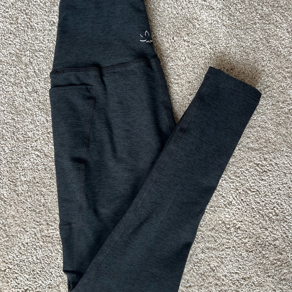 Beyond Yoga Black Leggings with Wide Waistband and Full-Length Design